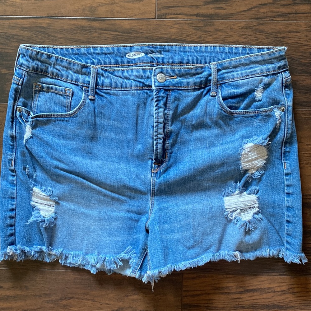 Old Navy Distressed High Rise Jean Shorts Size 16 - Picture 4 of 5